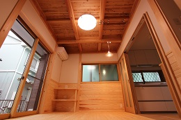 自然素材を使った家